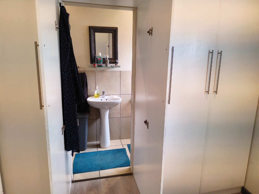 To Let 2 Bedroom Property for Rent in Paarl Western Cape